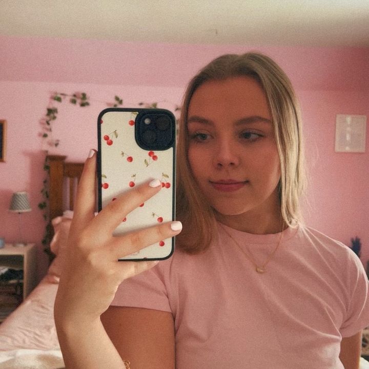 Profile Picture of Lucy Hanson (@@lucy_hanson) on Tiktok