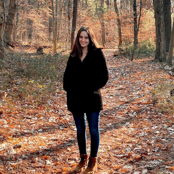 Profile Picture of Kate Ray (@kate_ray) on Poshmark