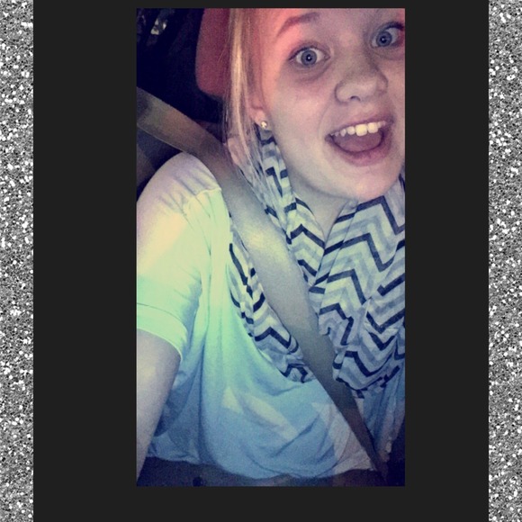 Profile Picture of Courtney Holybee (@court_dawg) on Poshmark