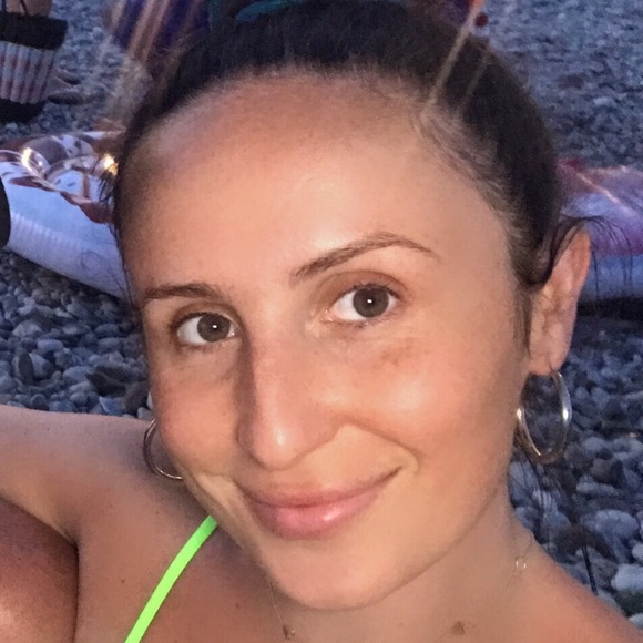 Profile Picture of Erica Huculak (@ehuculak10) on Poshmark