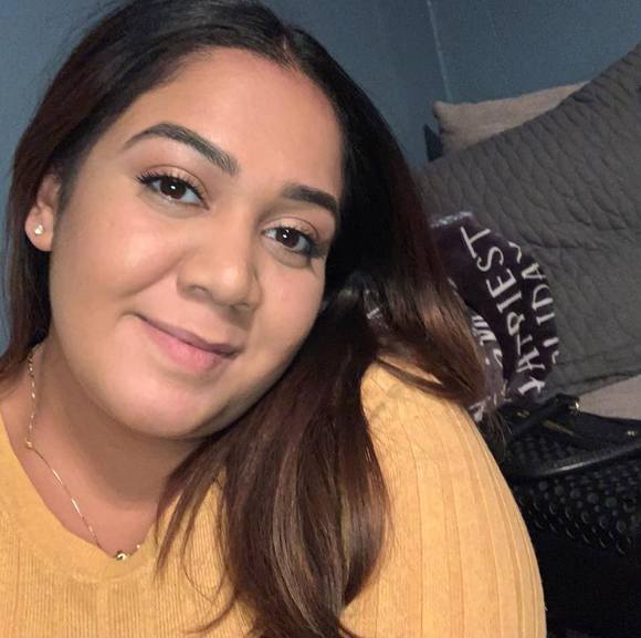 Profile Picture of Loannie Rodriguez (@loannie71) on Poshmark