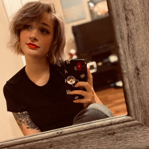 Profile Picture of Myra Fields (@fieldsabby8) on Poshmark