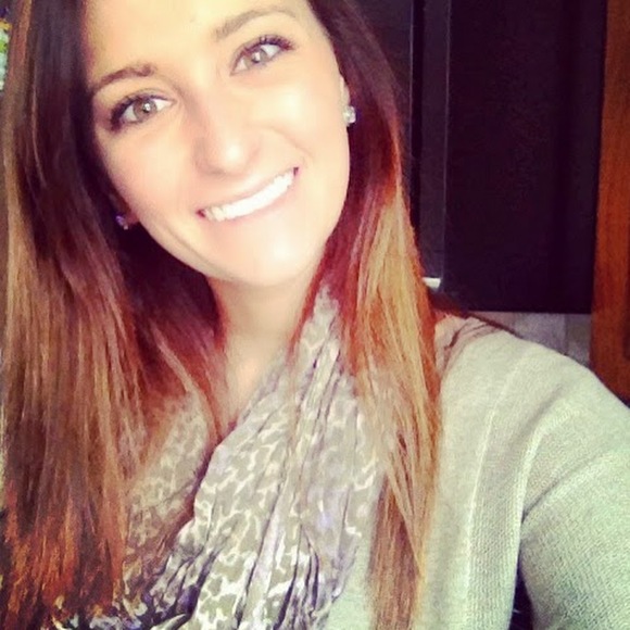 Profile Picture of Madison Baronner (@m_baronner) on Poshmark