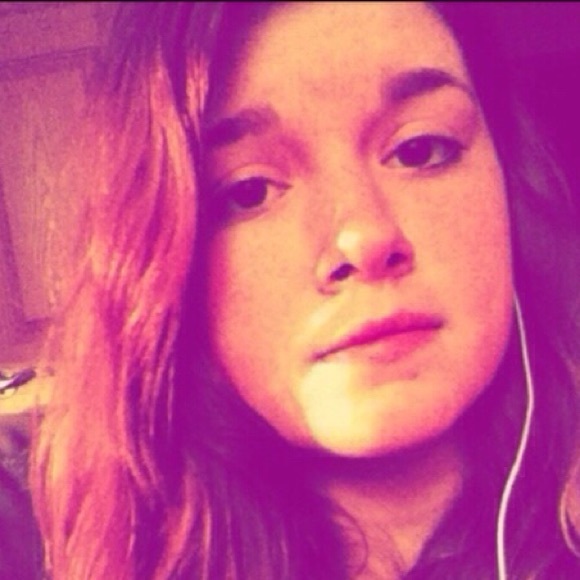 Profile Picture of Natalia Borgens (@natalia0173) on Poshmark