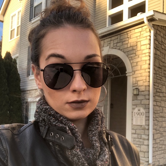 Profile Picture of Lexi Coluccio (@aecoluccio) on Poshmark