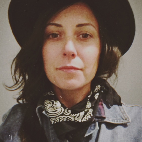 Profile Picture of Katherine Vreugde (@katherine_v634) on Poshmark