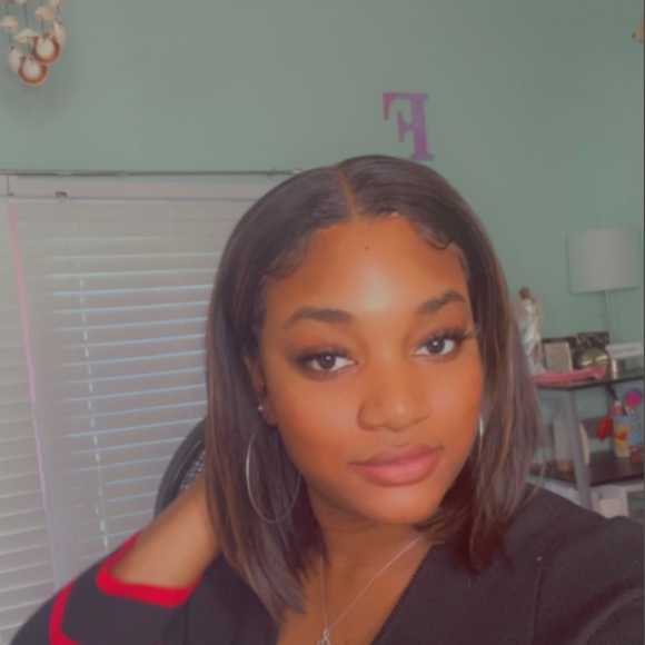 Profile Picture of Faith Johnson (@fjohnsony2k) on Poshmark
