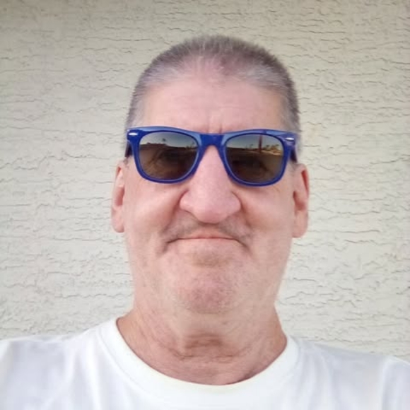 Profile Picture of Glen Schneider (@glenschneider45) on Poshmark