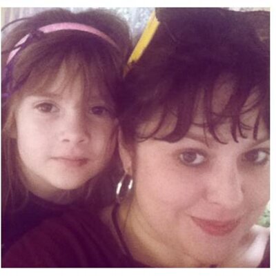 Profile Picture of Amy Bridges (@jurassicmoms) on Twitter