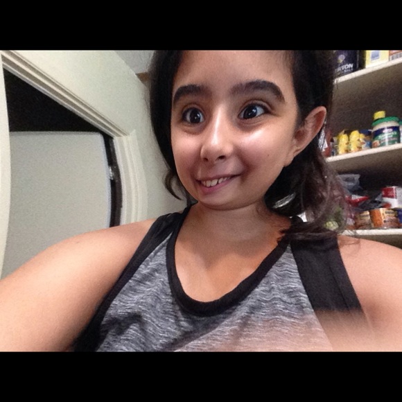 Profile Picture of Sophia Ayers (@sophia_ayers) on Poshmark