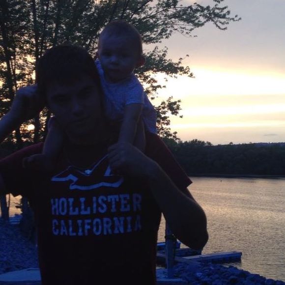 Profile Picture of Jeff Chrisenberry (@jeffthro1905) on Poshmark