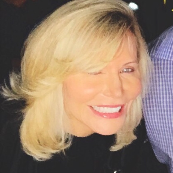 Profile Picture of Nancy Harrison (@chicsimple) on Poshmark