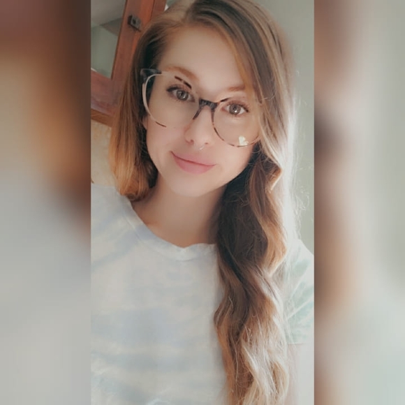 Profile Picture of Shawna Pelczynski (@boho_zynski) on Poshmark