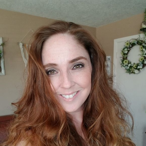 Profile Picture of Michele Sharpe-haviland (@michleehav) on Poshmark