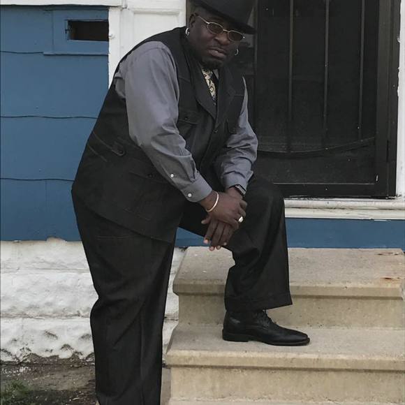 Profile Picture of Claude Jones (@mojo3700) on Poshmark