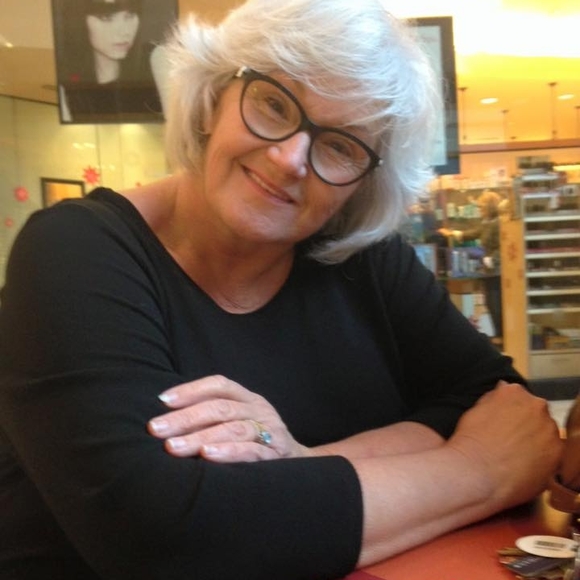 Profile Picture of Susan Strength (@susustrength) on Poshmark