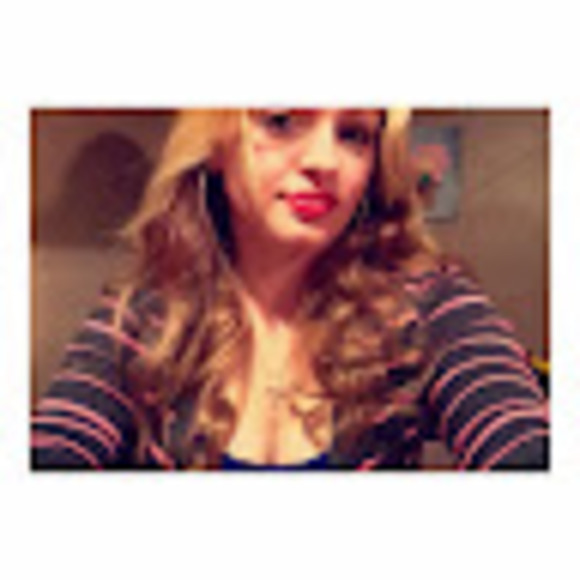 Profile Picture of Megan Neller (@m_neller) on Poshmark