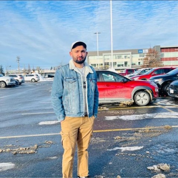 Profile Picture of Amrit Singh (@singhamrit230) on Poshmark