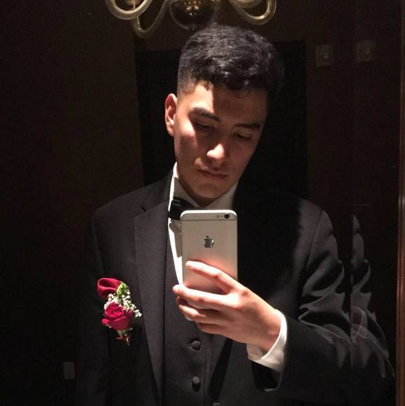 Profile Picture of Leo Padilla (@leopadilla) on Poshmark