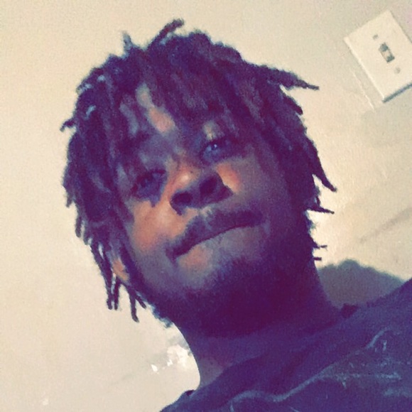 Profile Picture of Jedediah Furlonge (@jedediah_932) on Poshmark