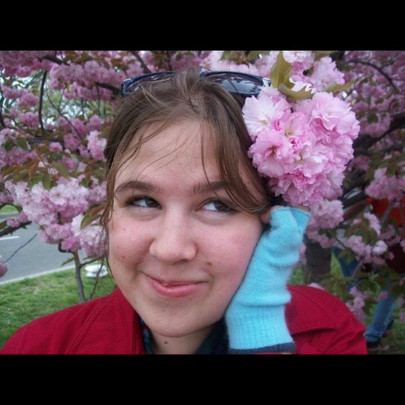 Profile Picture of Melissa Maciolek (@mell_mac) on Poshmark