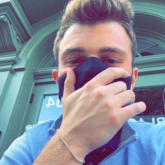 Matthew Brozovich - Poshmark Profile Picture of Matthew Brozovich (@broz_257) on Poshmark