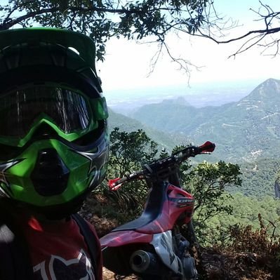 Profile Picture of Jonathan Marroquin (@eljoni21) on Twitter