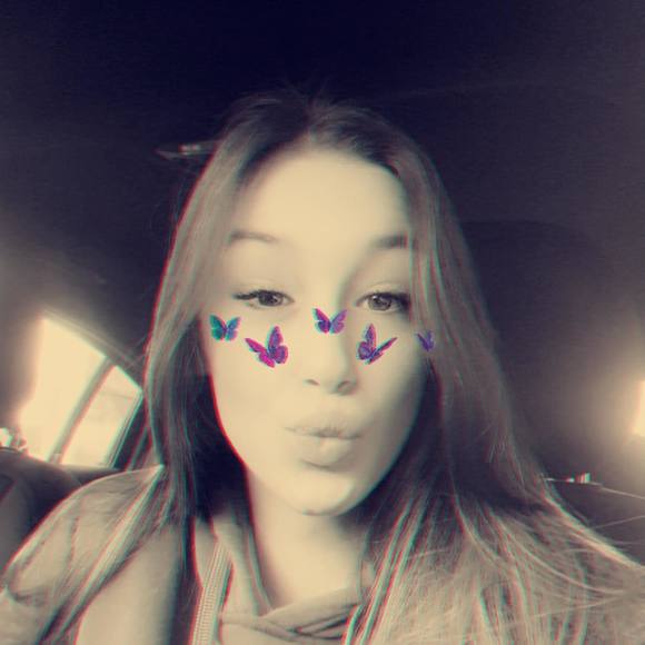 Profile Picture of Ashlee Suzor (@ashleesuzor2) on Poshmark