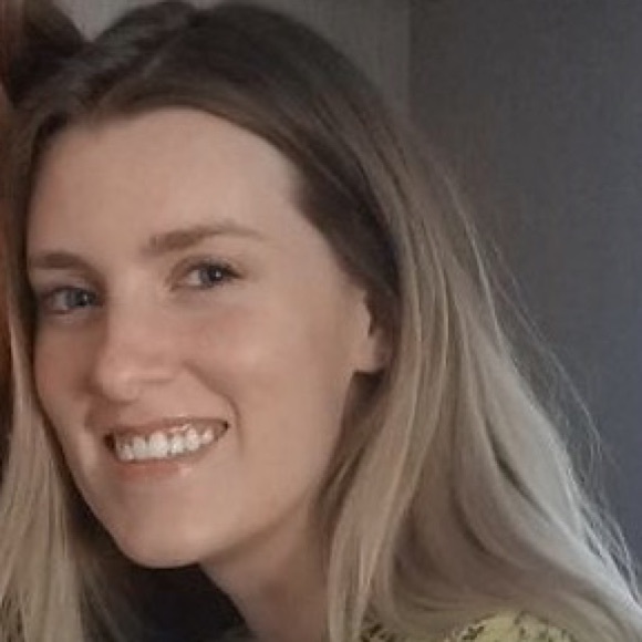 Profile Picture of Paige Kinyon (@kinyonx) on Poshmark