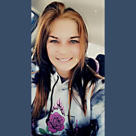 Profile Picture of Makayla Dillow-robinson (@makleigh1991) on Poshmark