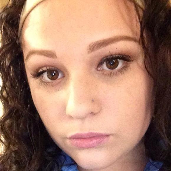 Profile Picture of Kara Dylewsky (@kdylewsky123) on Poshmark