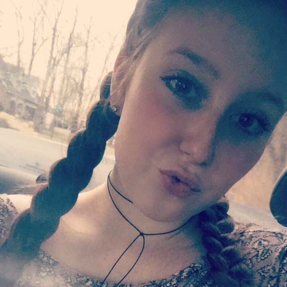Profile Picture of Kate Nethery (@kateenetheryyy) on Poshmark