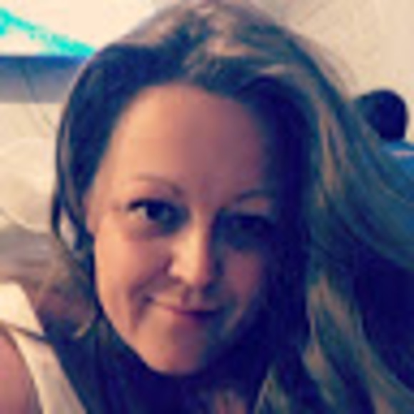Profile Picture of Rene Belknap (@rbelknap85) on Poshmark