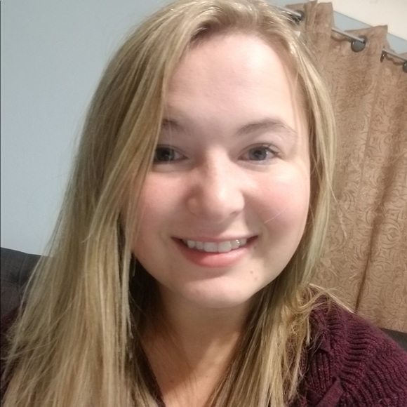 Profile Picture of Lydia Wright (@wrightl012) on Poshmark