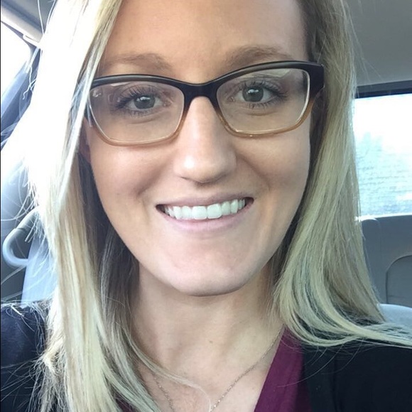 Profile Picture of Callie Phillippe (@calliesue2) on Poshmark