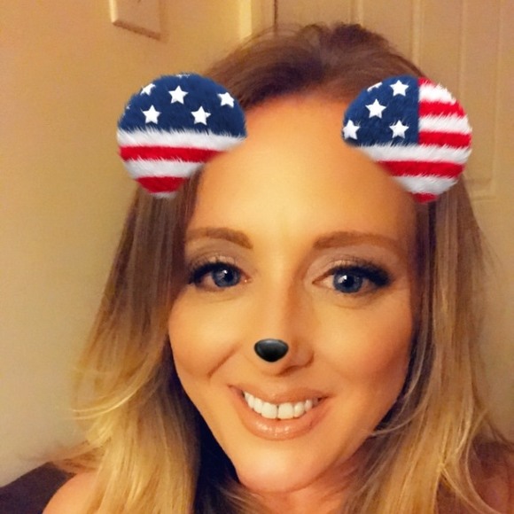 Profile Picture of Stephanie Heinz (@stephpets) on Poshmark