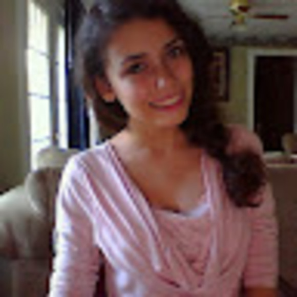 Profile Picture of Ilda Komini (@ilda_komini) on Poshmark