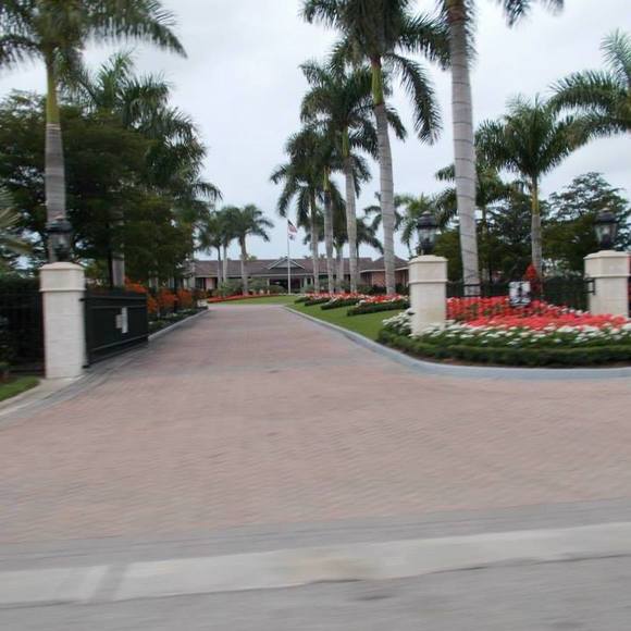 Profile Picture of Brad Harsted (@ilslim) on Poshmark