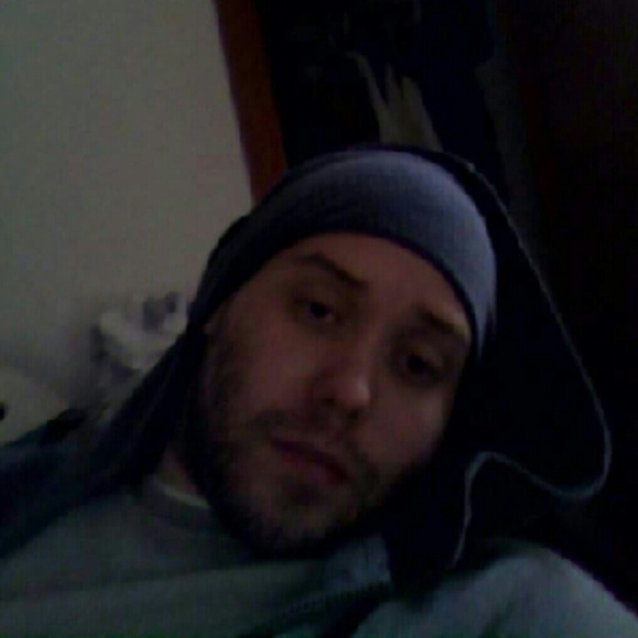 Profile Picture of Robert Skinner (@dawg247) on Poshmark