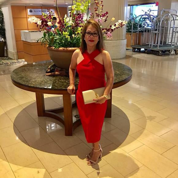 Noemi Laguit - Poshmark Profile Picture of Noemi Laguit (@martiniboy) on Poshmark