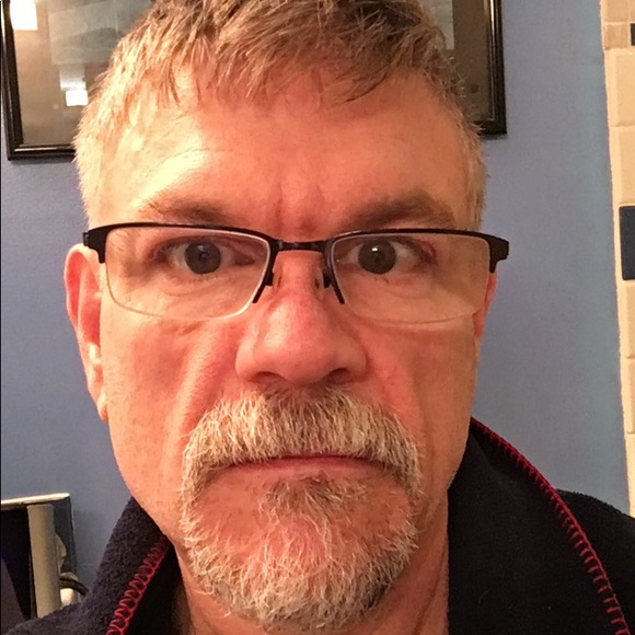 Profile Picture of Kenneth Sledge (@sledgeboy) on Poshmark