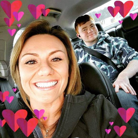 Profile Picture of Candis che'rie Leveque (@candisleveque) on Poshmark