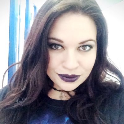 Profile Picture of Cristina Pacheco (@CrystinaOficial) on Twitter