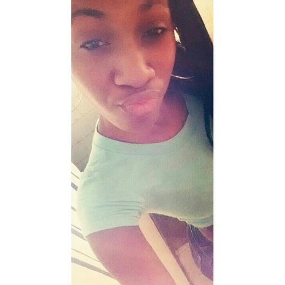 Profile Picture of Ambrea Baylor (@abaylor1996) on Poshmark