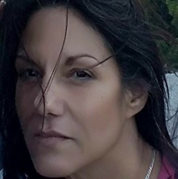 Profile Picture of Dawn Reeves (@dawnreeves797) on Poshmark