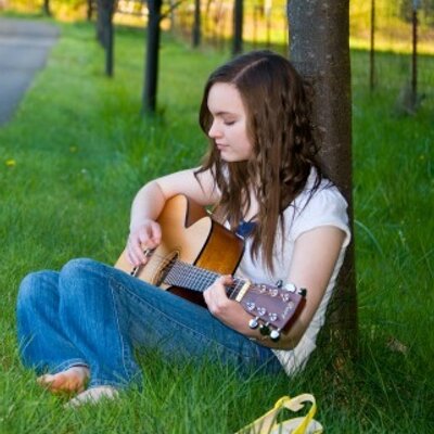 Profile Picture of Mandy Strauss (@MandyStrauss12) on Twitter