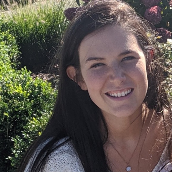 Profile Picture of Barbara Walsh (@barbarakwalsh) on Poshmark