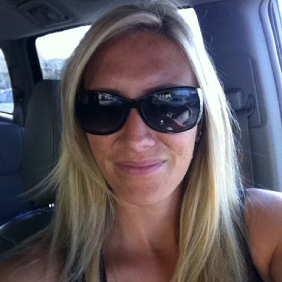 Kerri Kolset - Poshmark Profile Picture of Kerri Kolset (@kerrik) on Poshmark