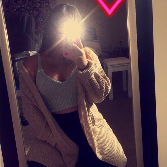 Profile Picture of Ivy Liu (@haii_itsivy) on Poshmark