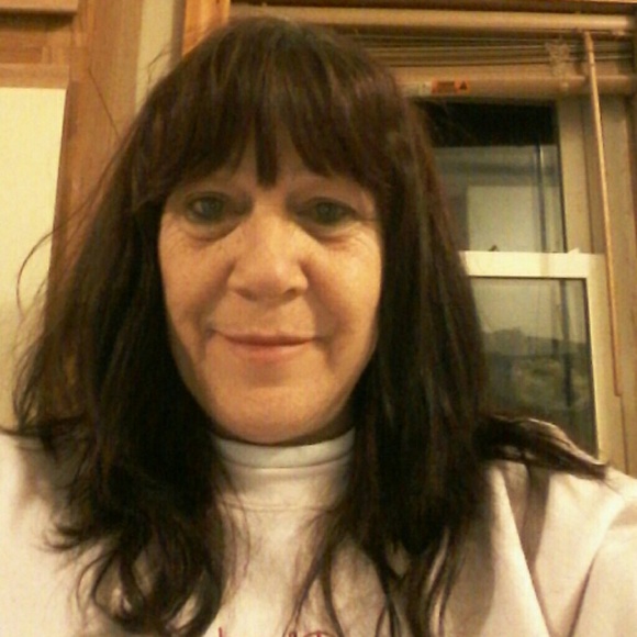 Profile Picture of Donna Mursinna (@mursinnad) on Poshmark